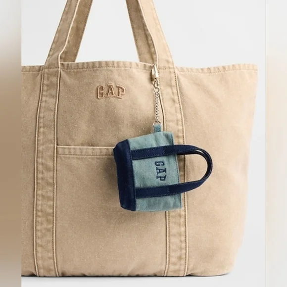 GAP Logo Tote Light Denim Keychain Charm. New - Picture 2 of 2